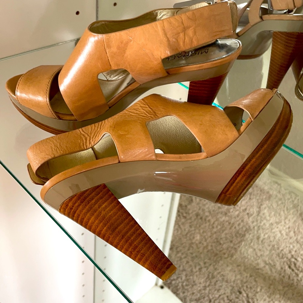 Sandals - Picture 3 of 3